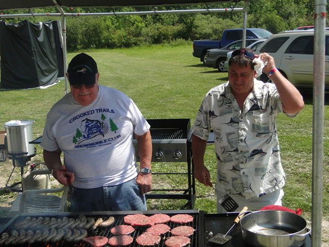 /pictures/CornRoast2014/Image006.jpg