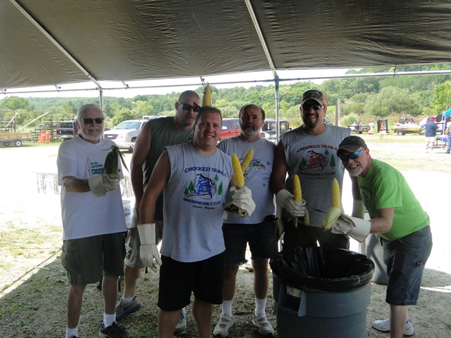 /pictures/CornRoast2014/Image014.jpg
