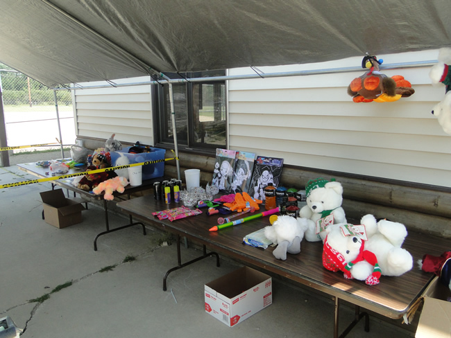 /pictures/CornRoast2014/Image022.jpg