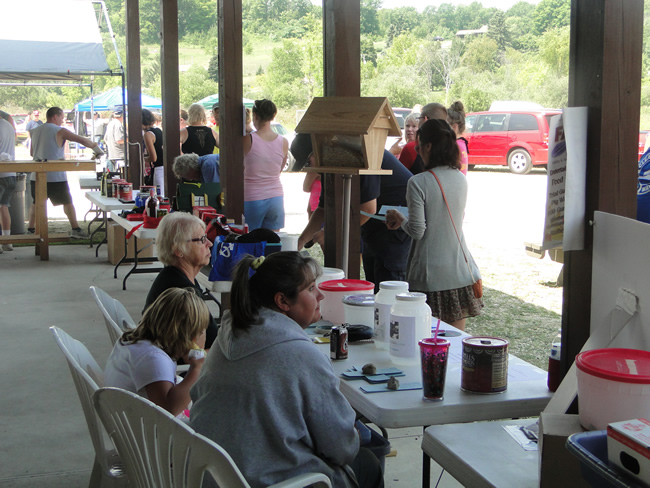 /pictures/CornRoast2014/Image028.jpg