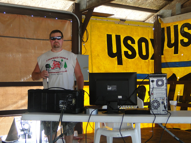 /pictures/CornRoast2014/Image033.jpg