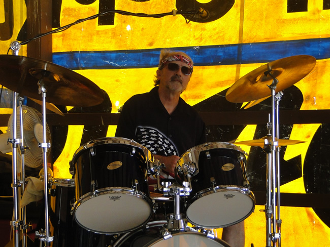 /pictures/CornRoast2014/Image046.jpg
