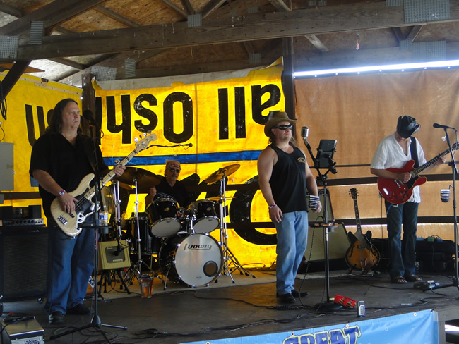 /pictures/CornRoast2014/Image051.jpg