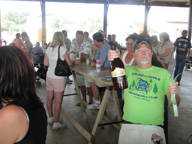 /pictures/CornRoast2014/Image057.jpg