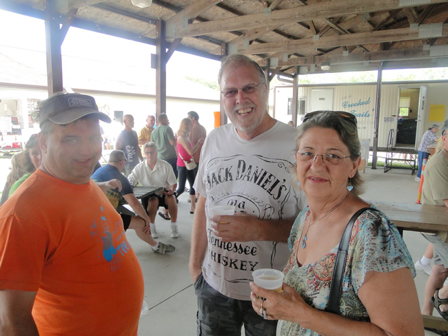 /pictures/CornRoast2014/Image064.jpg