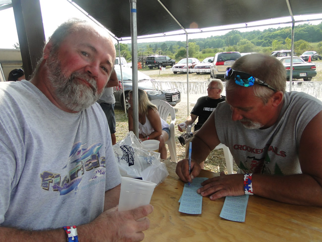 /pictures/CornRoast2014/Image067.jpg