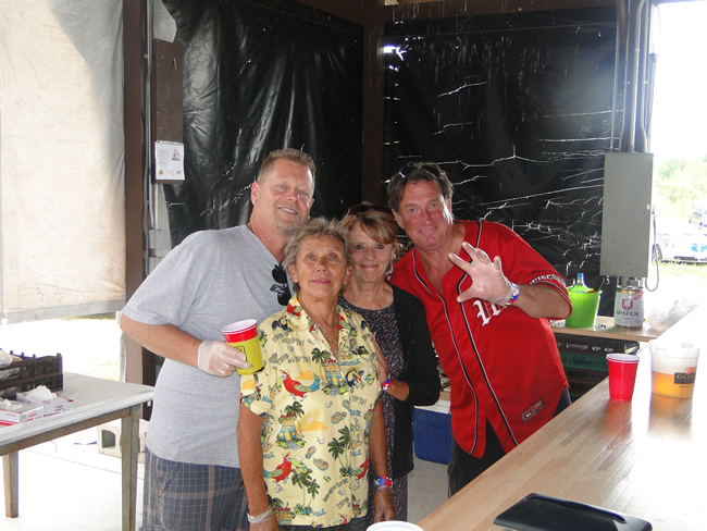 /pictures/CornRoast2014/Image075.jpg