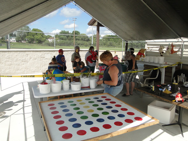 /pictures/CornRoast2016/DSC04933.jpg