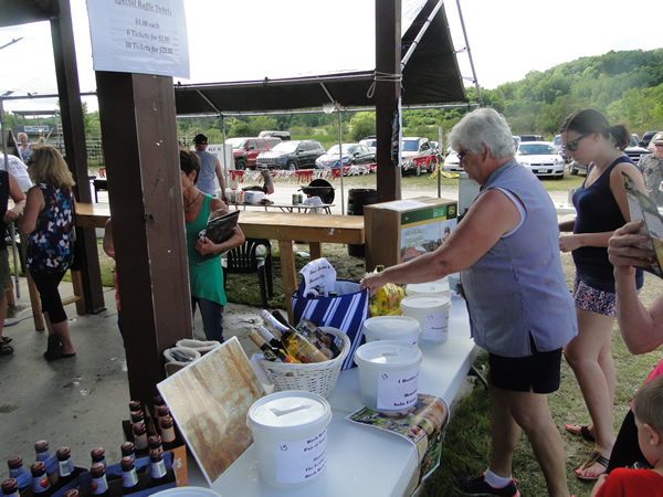 /pictures/CornRoast2016/DSC04939.jpg