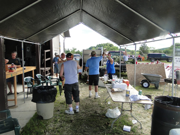 /pictures/CornRoast2016/DSC04941.jpg