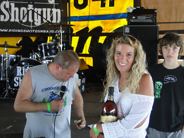 /pictures/CornRoast2016/DSC04946.jpg