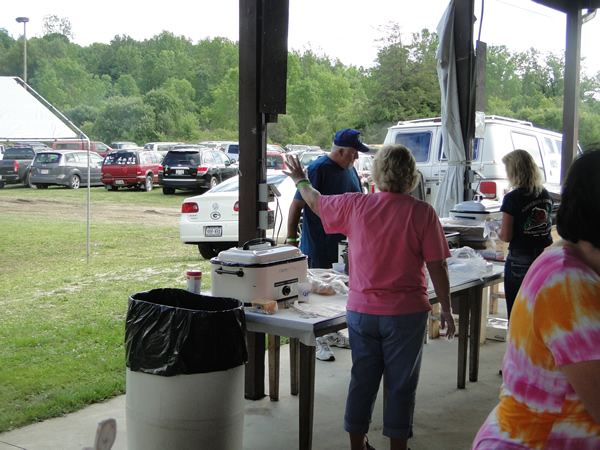 /pictures/CornRoast2016/DSC04949.jpg