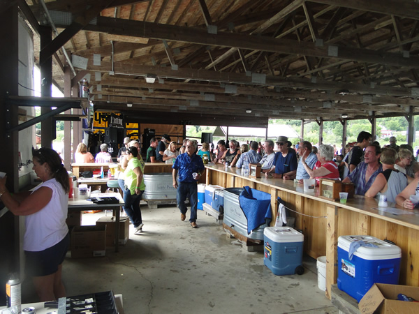 /pictures/CornRoast2016/DSC04952.jpg