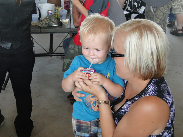 /pictures/CornRoast2016/DSC04957.jpg