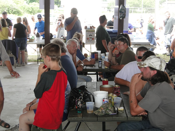 /pictures/CornRoast2016/DSC04958.jpg