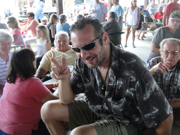 /pictures/CornRoast2016/DSC04970.jpg