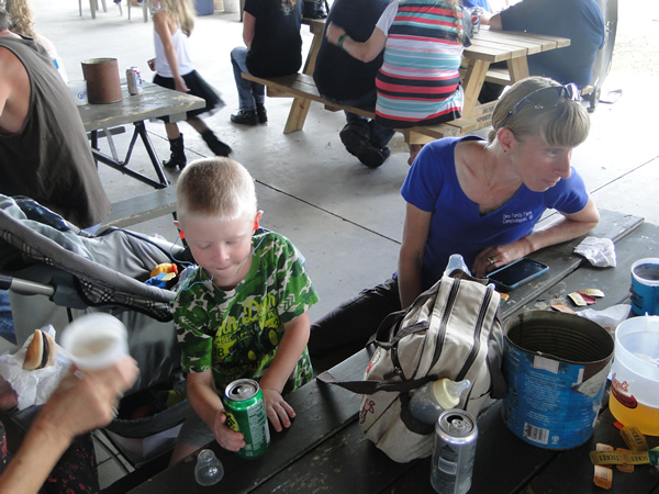 /pictures/CornRoast2016/DSC04971.jpg