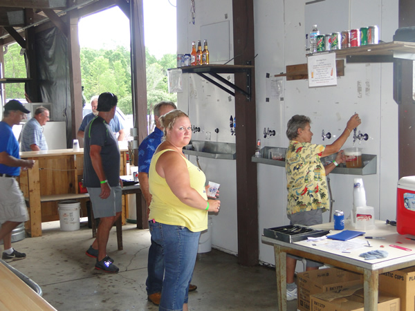 /pictures/CornRoast2016/DSC04972.jpg