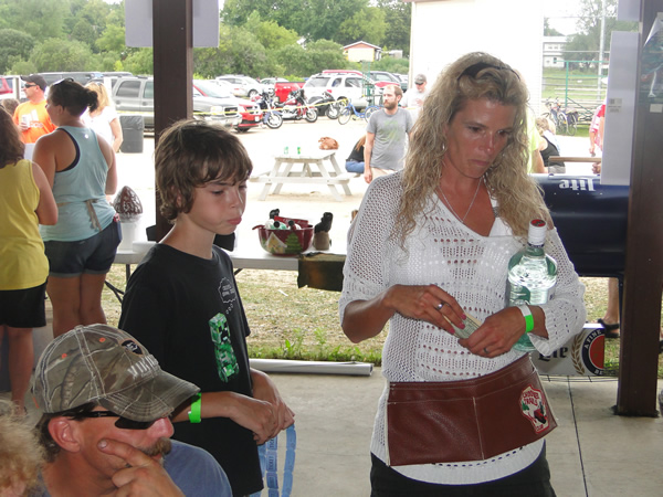 /pictures/CornRoast2016/DSC04974.jpg