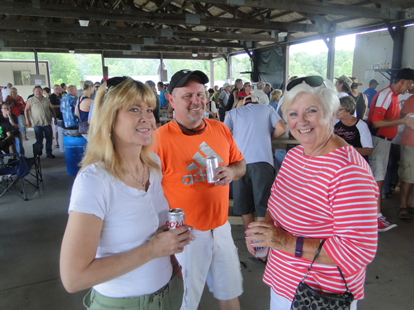 /pictures/CornRoast2016/DSC04983.jpg