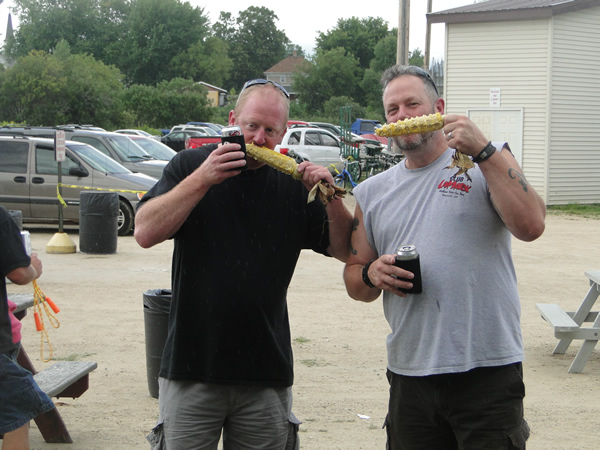 /pictures/CornRoast2016/DSC04986.jpg