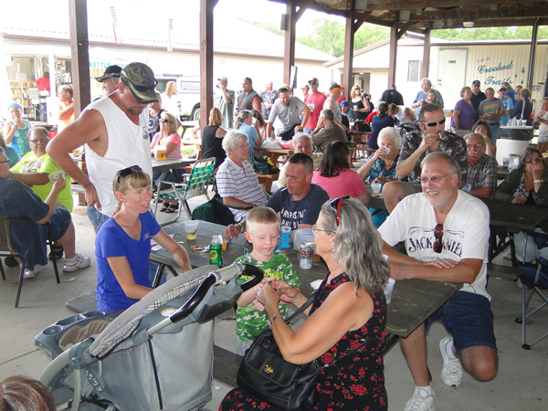 /pictures/CornRoast2016/DSC04991.jpg