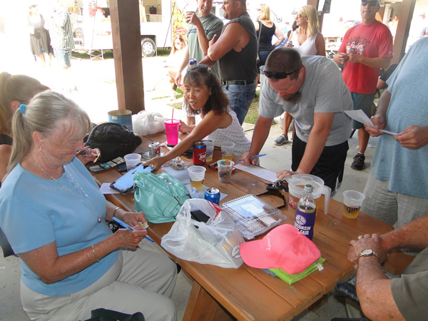 /pictures/CornRoast2016/DSC04997.jpg