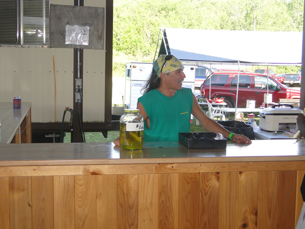 /pictures/CornRoast2016/DSC05028.jpg