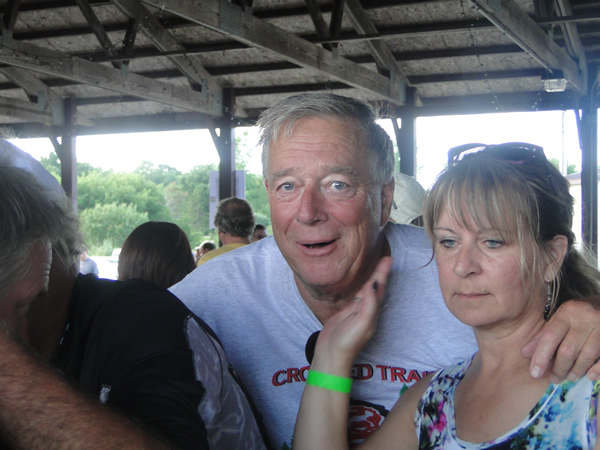 /pictures/CornRoast2016/DSC05043.jpg