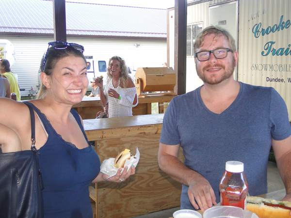 /pictures/CornRoast2016/DSC05045.jpg