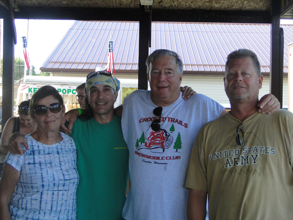 /pictures/CornRoast2016/DSC05050.jpg