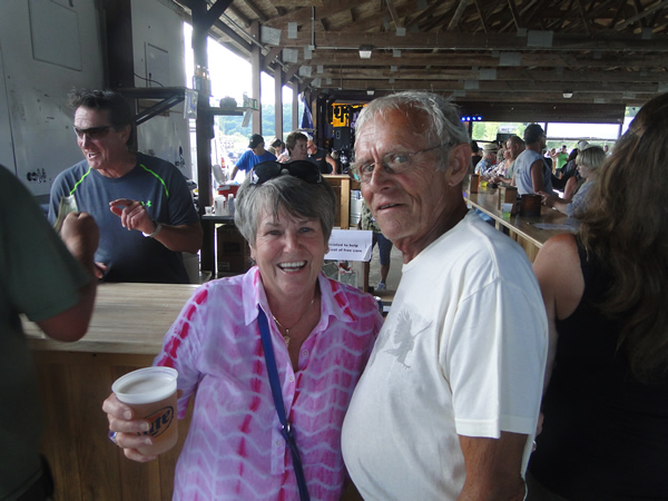 /pictures/CornRoast2016/DSC05054.jpg