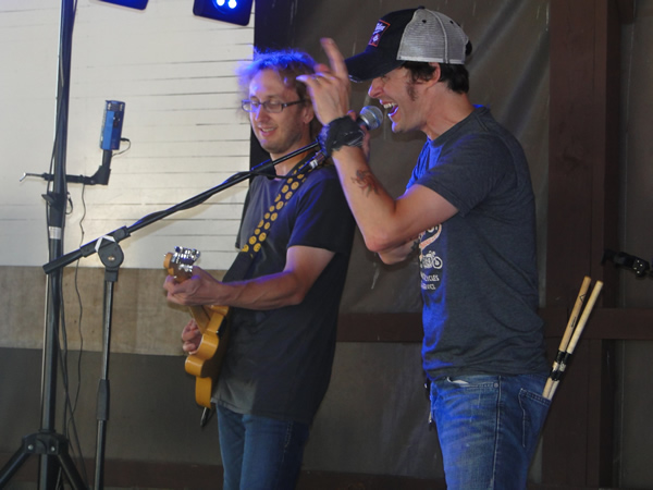 /pictures/CornRoast2016/DSC05067.jpg