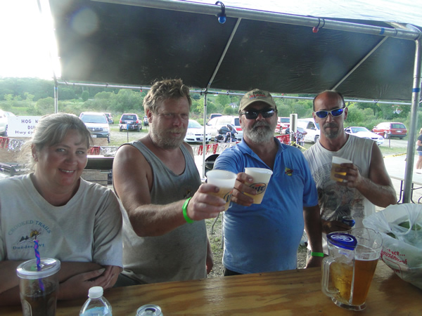 /pictures/CornRoast2016/DSC05070.jpg