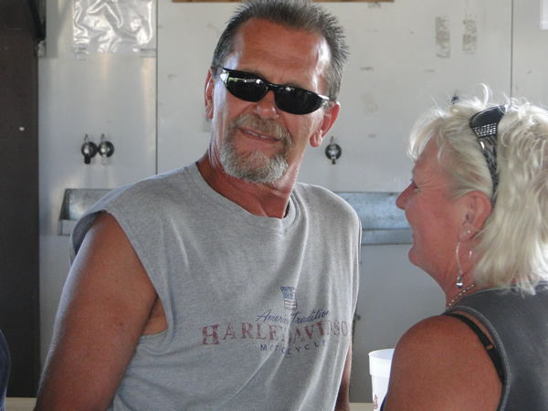 /pictures/CornRoast2016/DSC05076.jpg