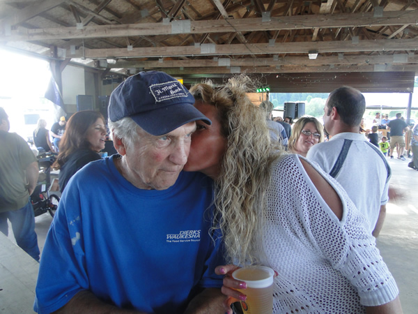 /pictures/CornRoast2016/DSC05077.jpg