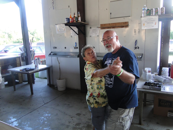 /pictures/CornRoast2016/DSC05079.jpg