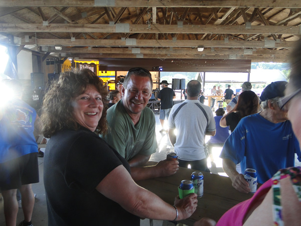 /pictures/CornRoast2016/DSC05090.jpg