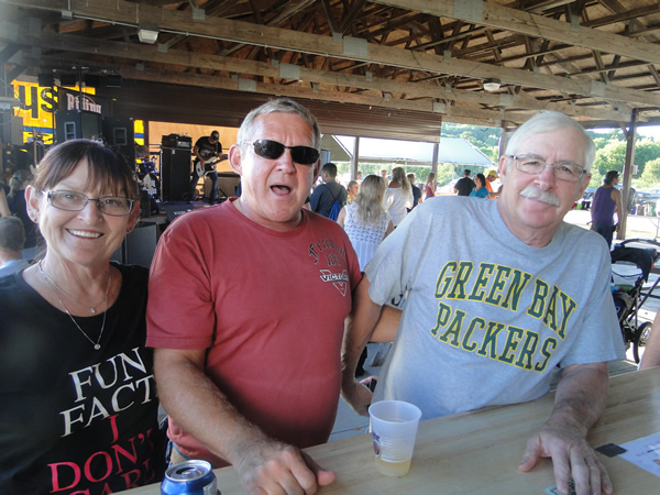 /pictures/CornRoast2016/DSC05091.jpg