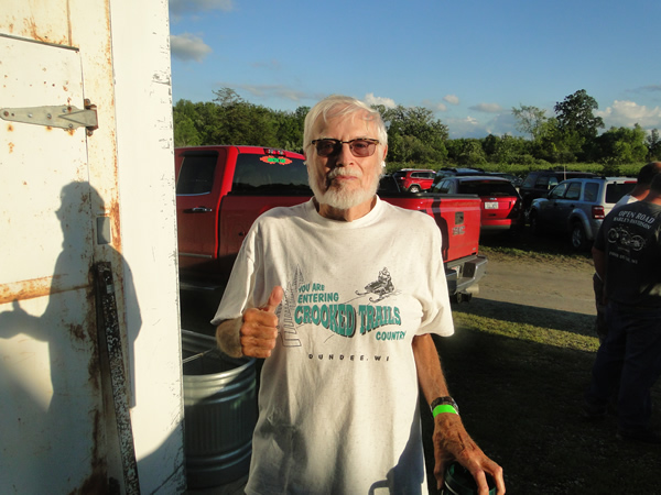 /pictures/CornRoast2016/DSC05092.jpg