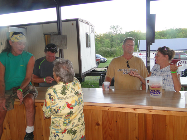 /pictures/CornRoast2016/DSC05102.jpg