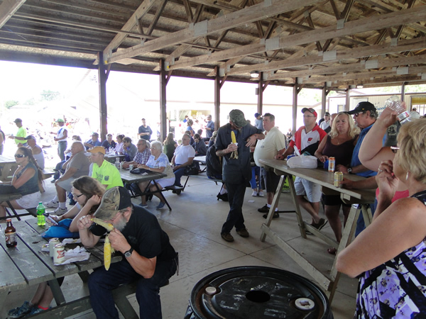 /pictures/CornRoast2017/DSC05707.jpg
