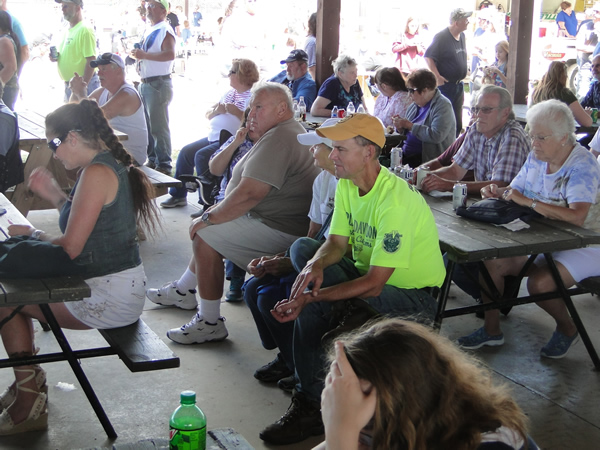 /pictures/CornRoast2017/DSC05708.jpg
