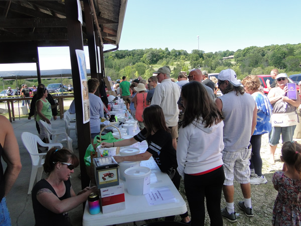 /pictures/CornRoast2017/DSC05709.jpg