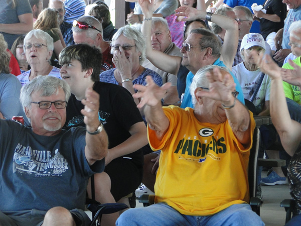 /pictures/CornRoast2017/DSC05717.jpg