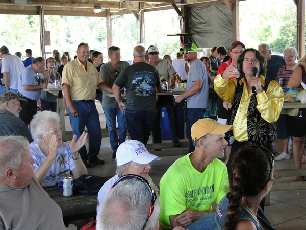 /pictures/CornRoast2017/DSC05723.jpg