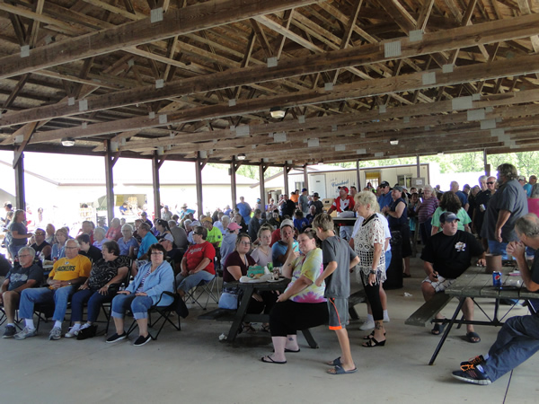 /pictures/CornRoast2017/DSC05728.jpg