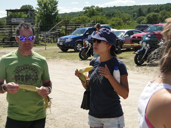 /pictures/CornRoast2017/DSC05740.jpg
