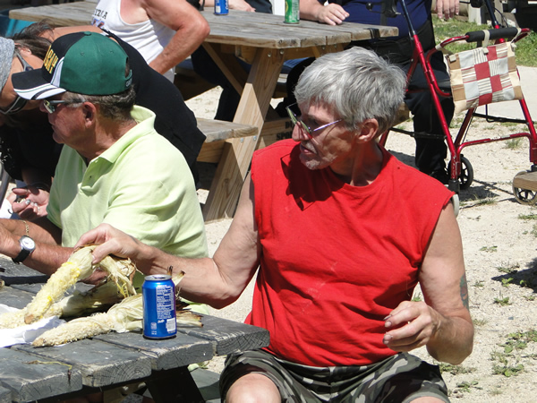 /pictures/CornRoast2017/DSC05750.jpg