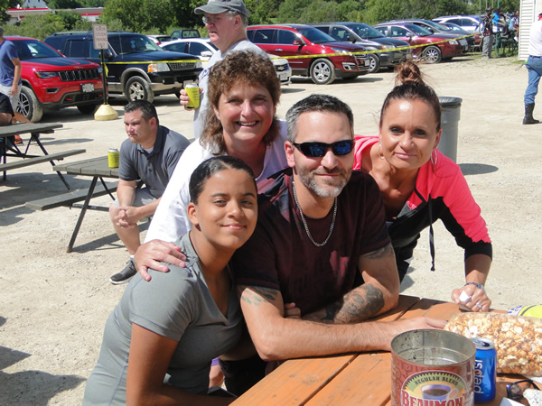 /pictures/CornRoast2017/DSC05751.jpg